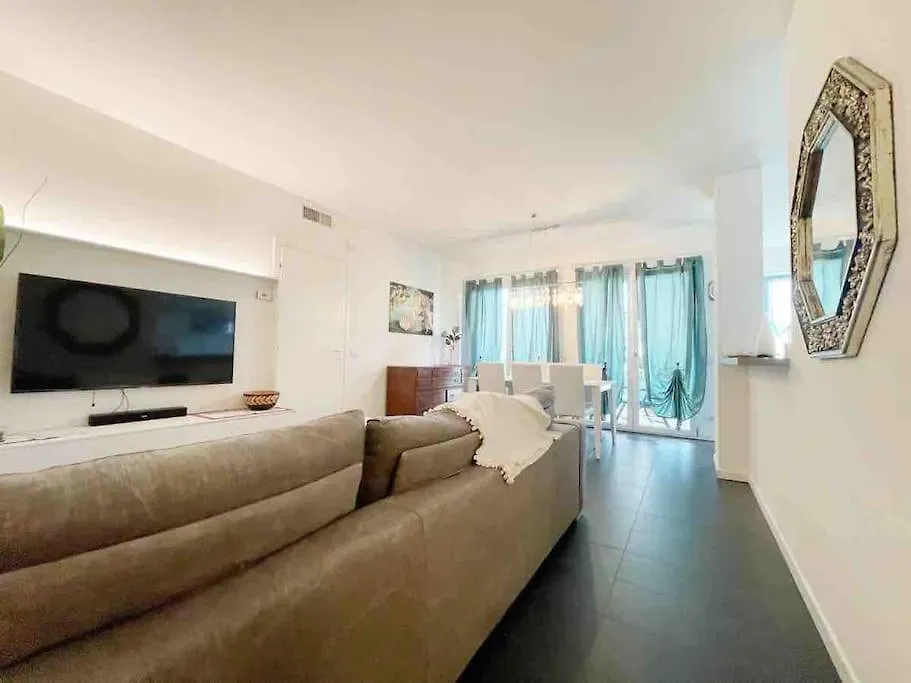 Elegant Relax Suite Near Veron Center Fair Lake Garda Verona Itálie