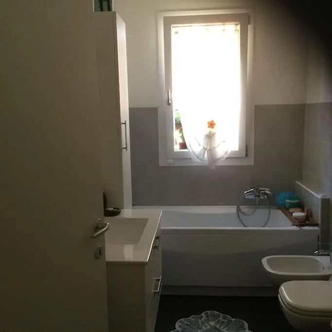 Elegant Relax Suite Near Veron Center Fair Lake Garda Verona