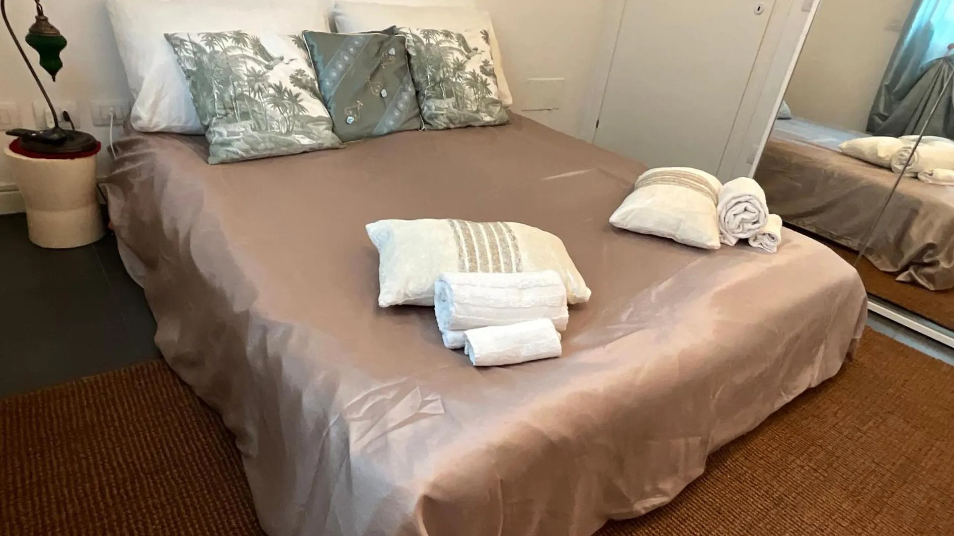 Elegant Relax Suite Near Veron Center Fair Lake Garda Βερόνα Ιταλία