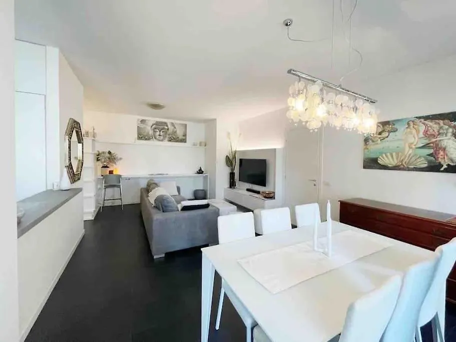 Apartmán Elegant Relax Suite Near Veron Center Fair Lake Garda Verona